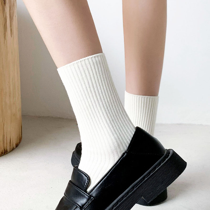 5pcs  Women cotton socks 3pairs/lot Retro middle tube socks autumn & winter male socks