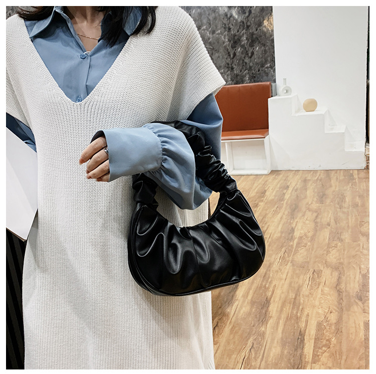 One Cloud Fold One Shoulder Armpit Bag French Minority Texture Popular Bag Girl Handbags New fashion ins mesh red versatile shoulder bag autumn fashion cloud pleated bag