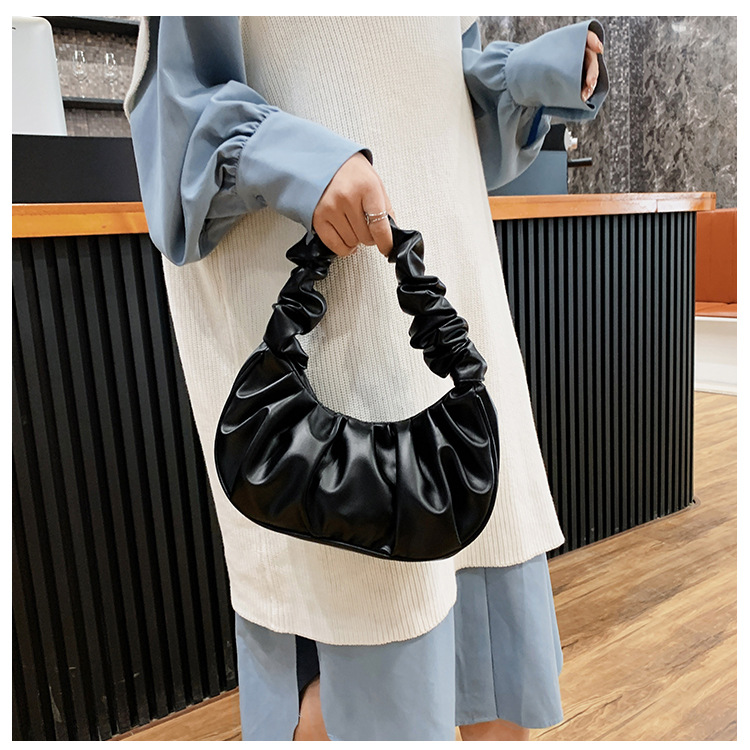 One Cloud Fold One Shoulder Armpit Bag French Minority Texture Popular Bag Girl Handbags New fashion ins mesh red versatile shoulder bag autumn fashion cloud pleated bag