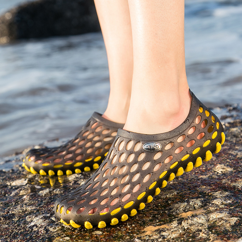 MIBO Men Sandals Clogs Hole Slippers Mules Clogs Garden Shoes Outdoors Breathable Beach Shoes