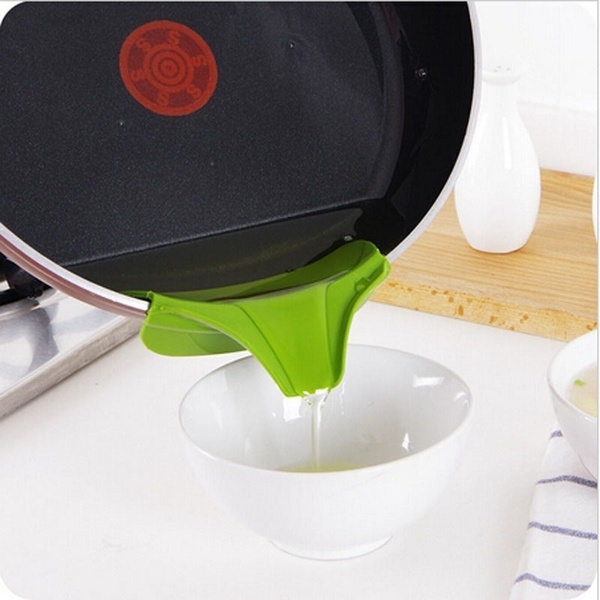Kitchen Anti-spill Drain Pans Round Rim Deflector Liquid Funnel Soup Diversion Mouth Cooking Tools