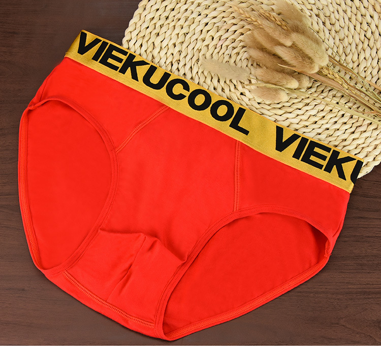 4PCS Gift Box Men's Golden Briefs Quality Cotton Solid Color Cotton Sexy Pants Men's Underwear Gift