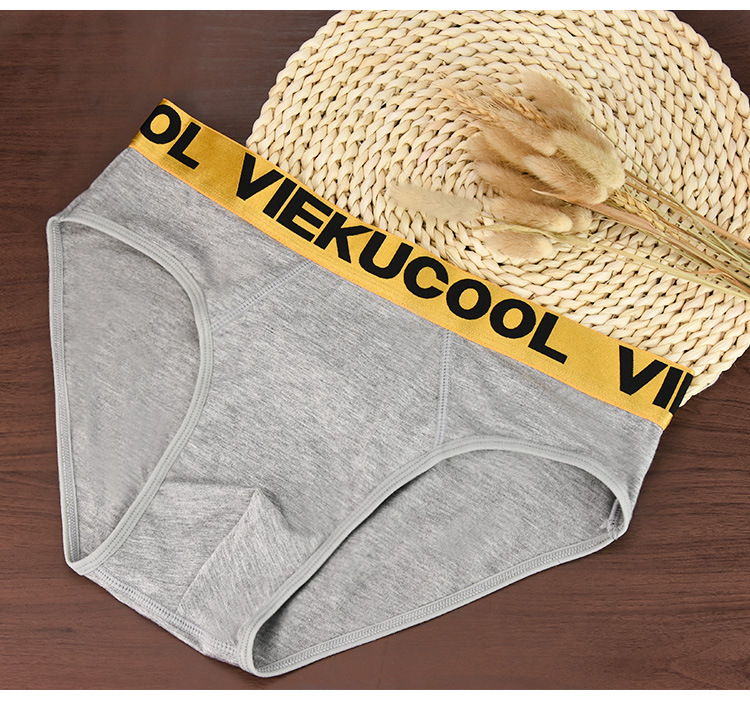 4PCS Gift Box Men's Golden Briefs Quality Cotton Solid Color Cotton Sexy Pants Men's Underwear Gift