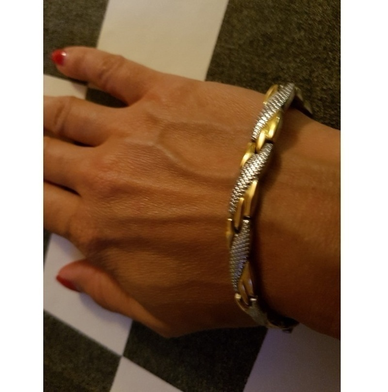 Twisted Healthy Magnetic Bracelet for Women Power Therapy Magnets Bracelets Bangles for Women Men