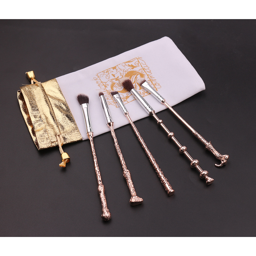 5pcs Makeup Brushes with Gift Bag for Makeup Magic Eye Shadow Eyeliner Blending Pencil Lip Brush