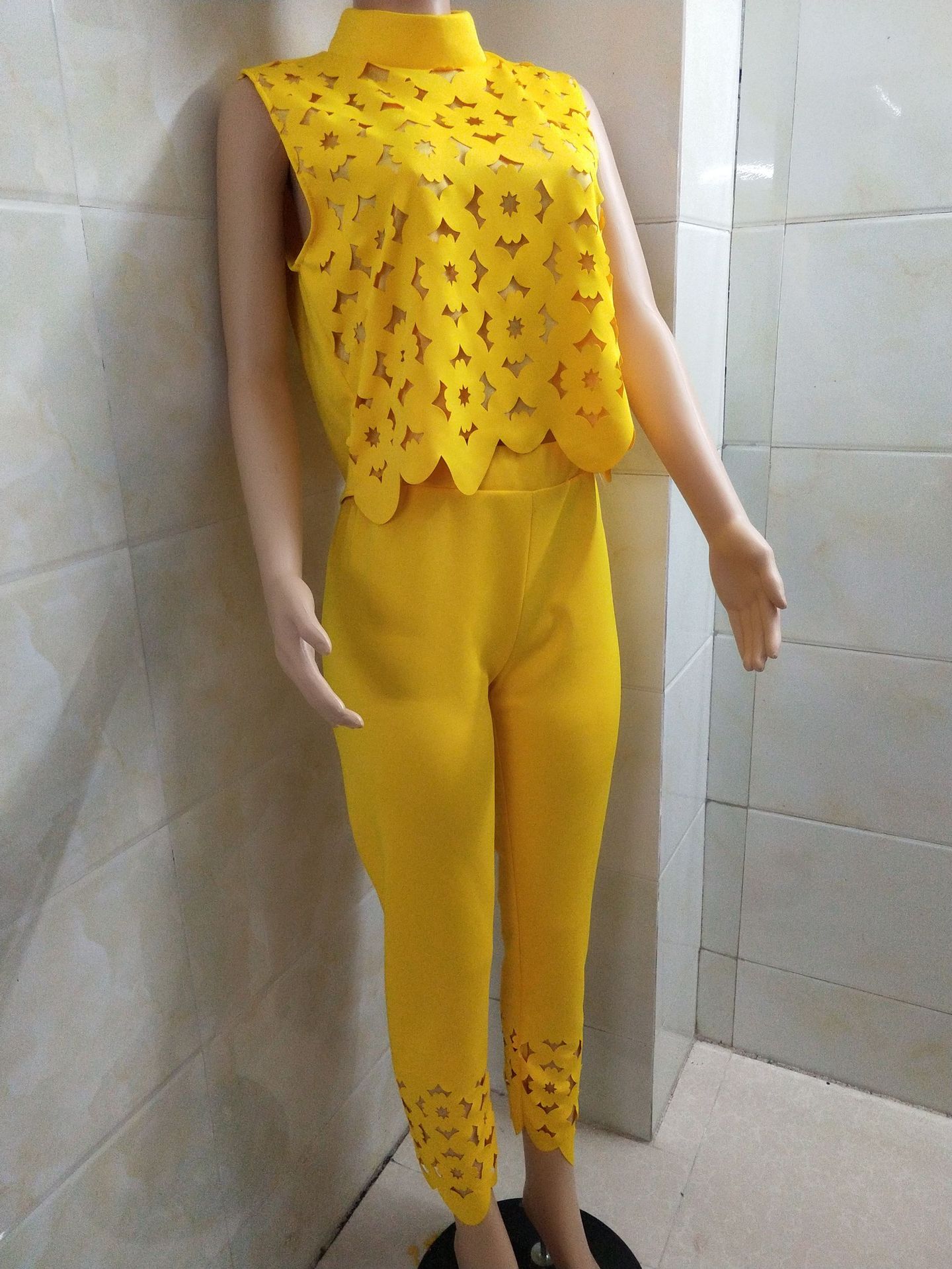 Fashion Women Hollow Out Burnt Solid Color Sleeveless Top Trousers Casual Suit