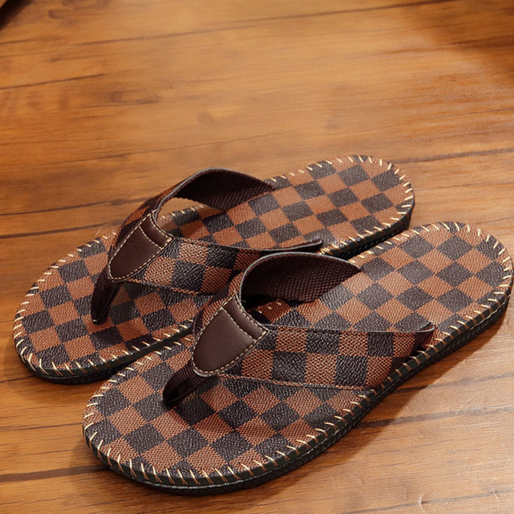 New slippers fashion casual sandals tide men word tow beach shoes open toe sandals and  shoes