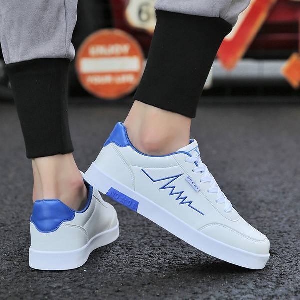 Fasion men&apos;s Korean version of the wild casual sports shoes