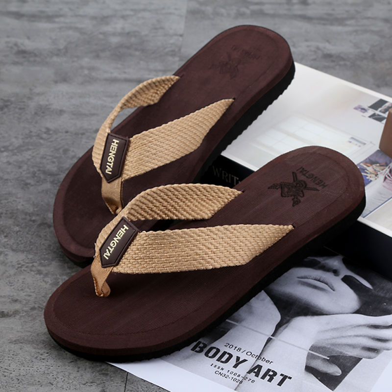 Men&apos;s summer slippers outdoor antiskid men&apos;s beach shoes  Men Slippers