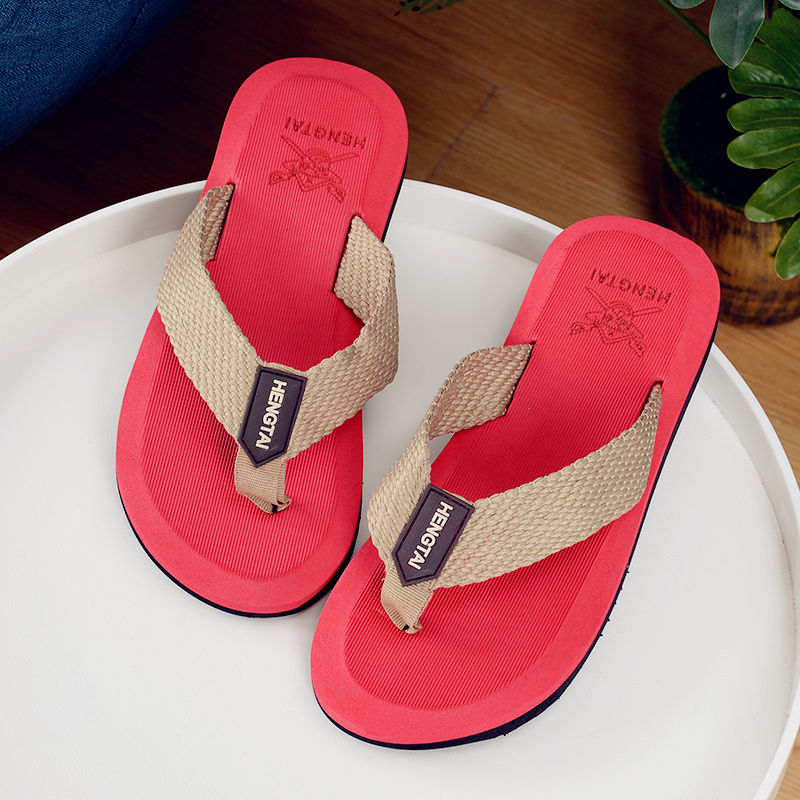 Men&apos;s summer slippers outdoor antiskid men&apos;s beach shoes  Men Slippers