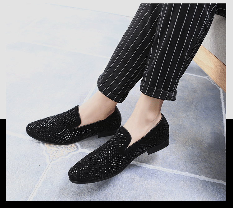 Men's pointed leather shoes Rhinestone Hair Stylist fashion men's shoes cool African men's shoes