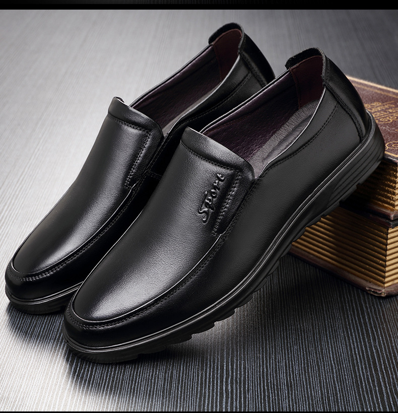 Men's casual shoes leather soft sole antiskid shoes for the middle aged and the elderly