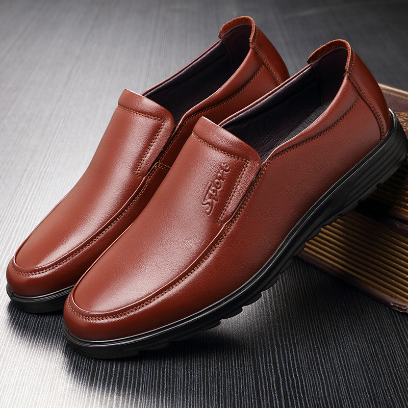 Men's casual shoes leather soft sole antiskid shoes for the middle aged and the elderly