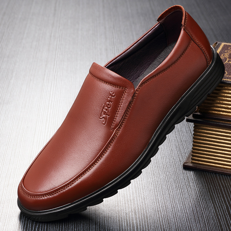 Men's casual shoes leather soft sole antiskid shoes for the middle aged and the elderly