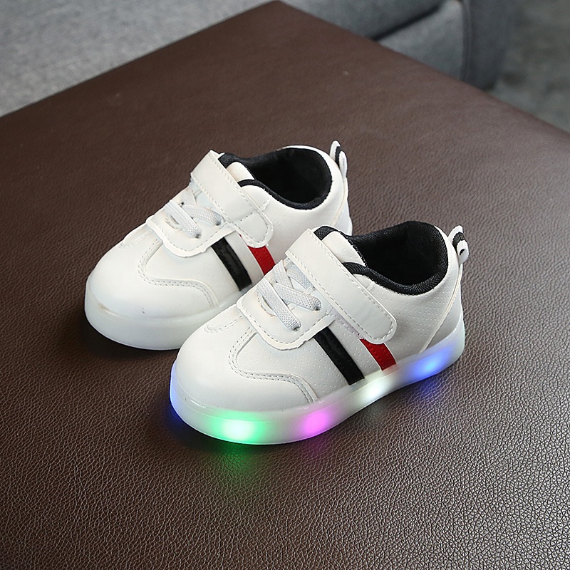 Newest Fashion Style Light up Casual Shoes Kids LED Light