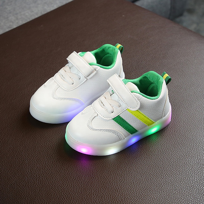 Newest Fashion Style Light up Casual Shoes Kids LED Light