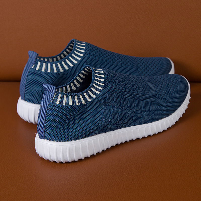 Hot fashion, breathable, light sports casual shoes, round head, large women's shoes