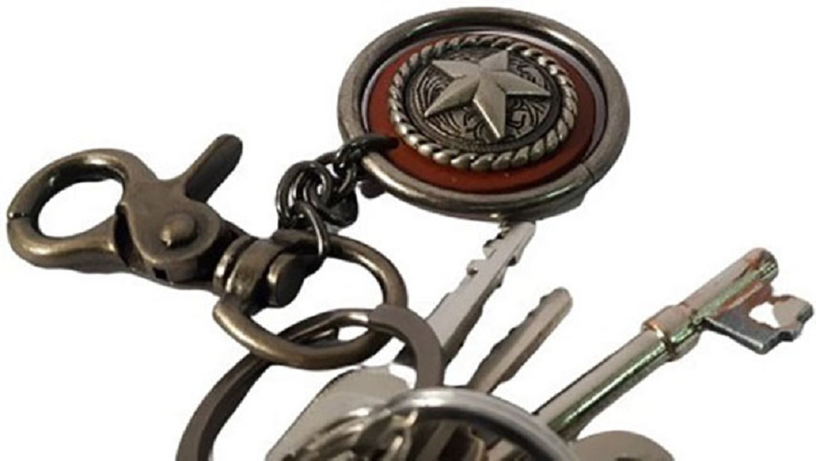 Unisex Metal chain Marvel  Shield leather  Keyholder