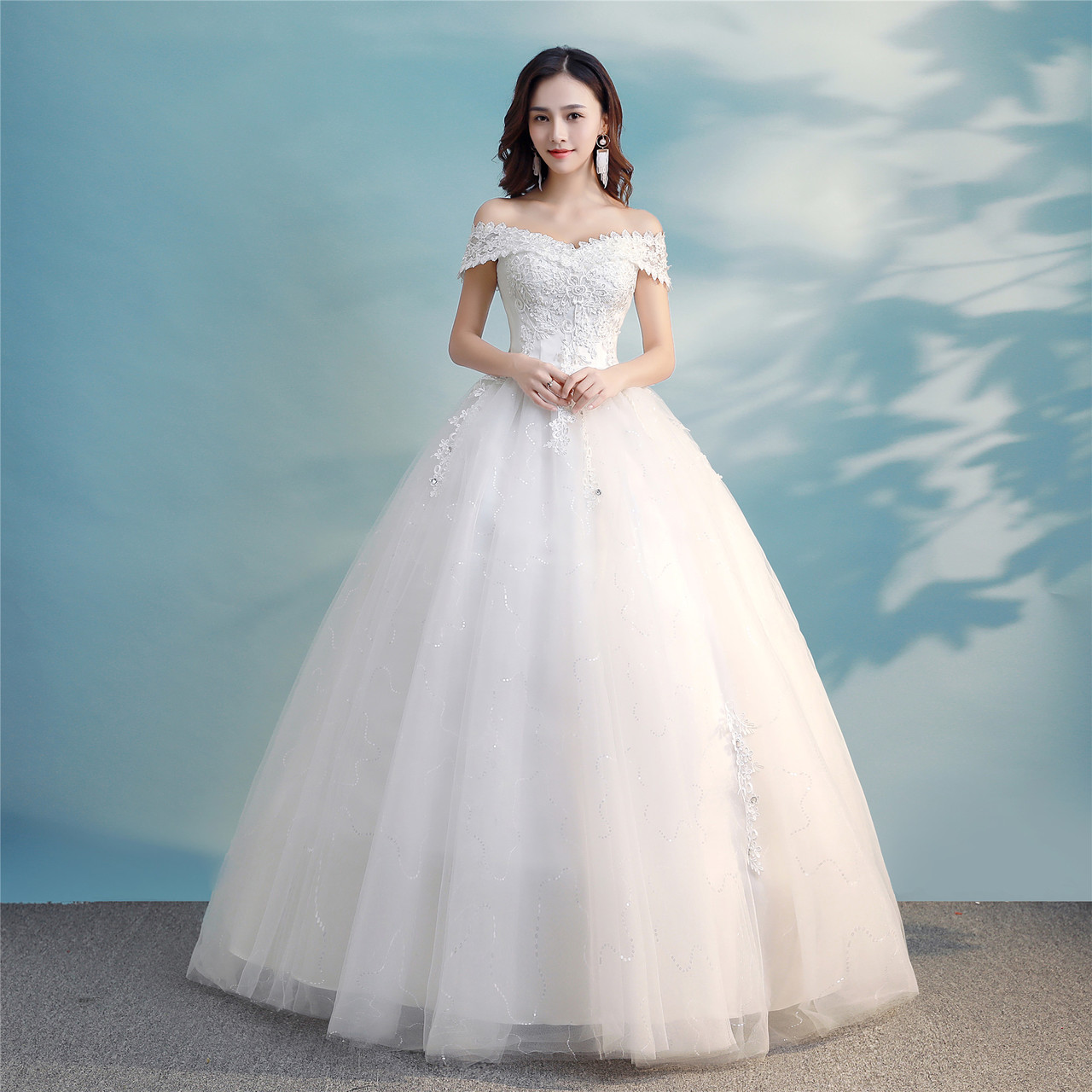 xingyue wedding dresses lace appliques ball gown