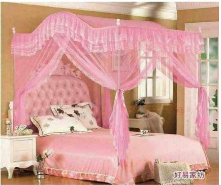 Curved Mosquito Net with 4 Metallic Stands