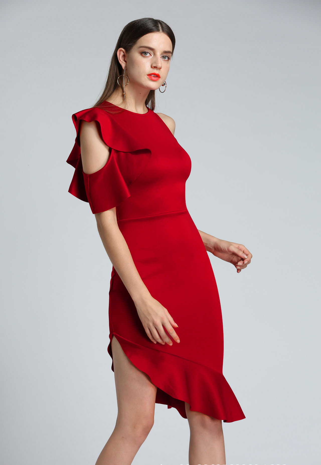 Women's autumn/winter new evening dress explosively flying sleeve off-the-shoulder ruffled skirt