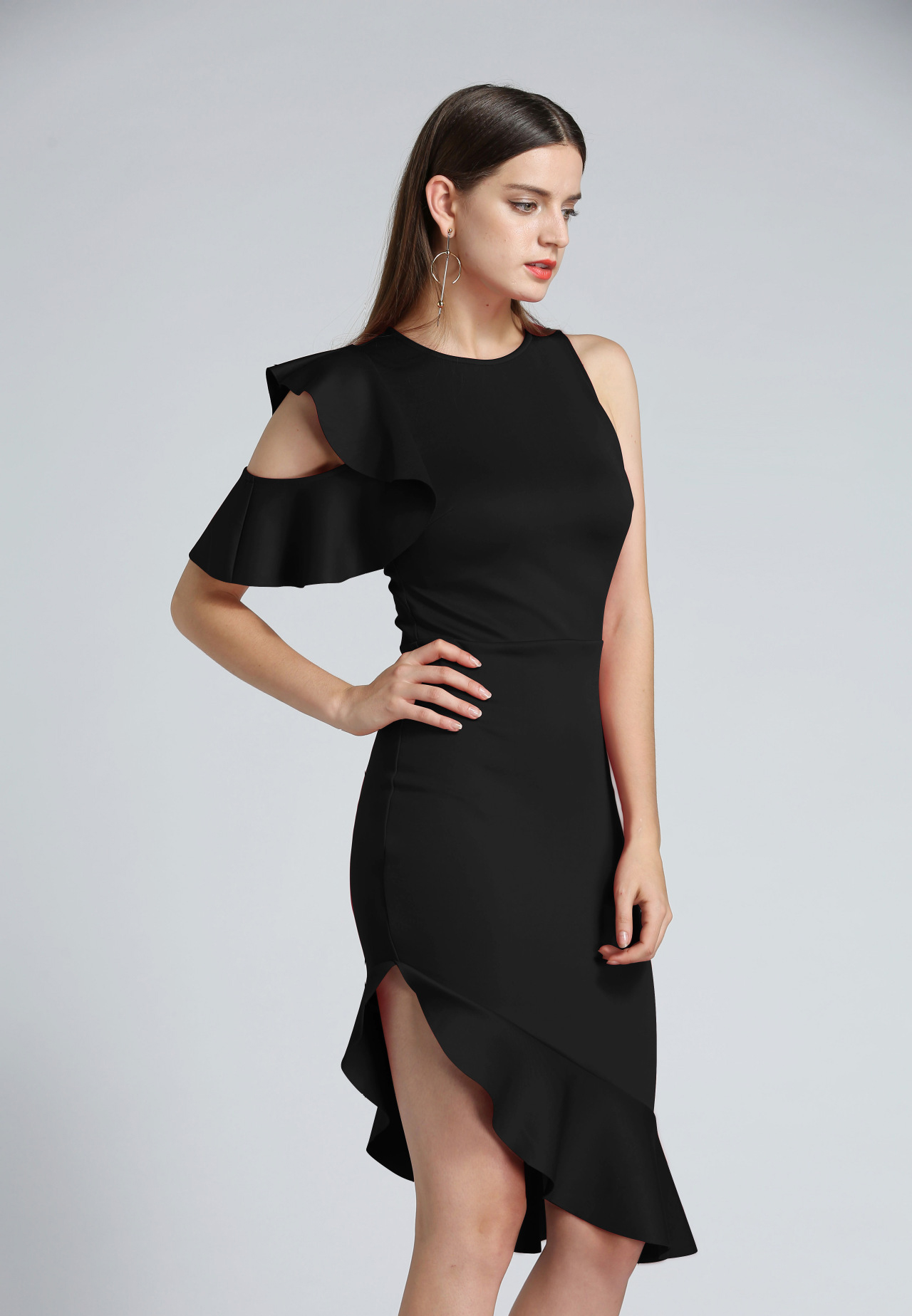 Women's autumn/winter new evening dress explosively flying sleeve off-the-shoulder ruffled skirt