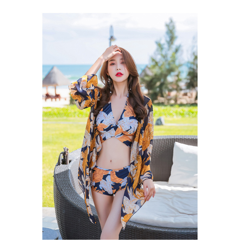 Ms swimsuit New three-piece suite multicolor printing Steel bracket Hot springs