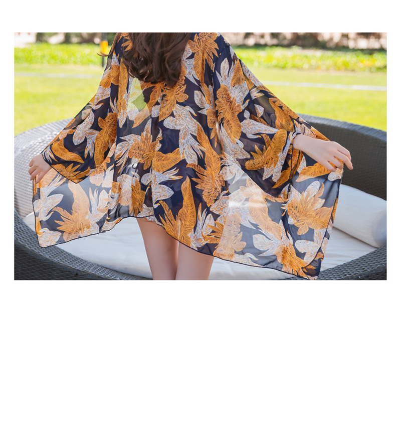 Ms swimsuit New three-piece suite multicolor printing Steel bracket Hot springs