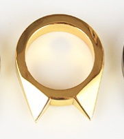 Women&apos;s self-defense tools Essential for outdoor sports Can be used for boxing Brass Knuckles
