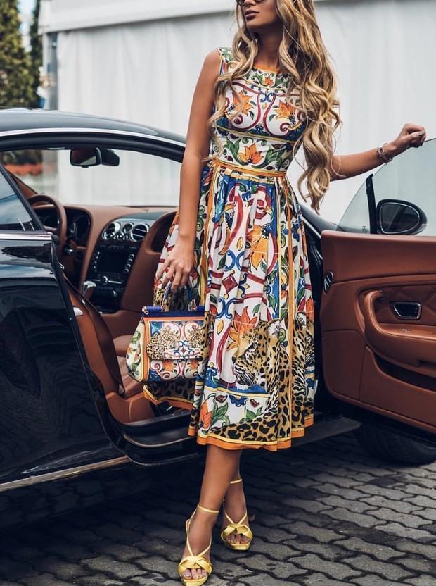 2022 new Africa Europe and The United States cross-border explosive women's dress trade printing Bohemian summer skirt 3 color female skirt    Unit weight 0.25kg  Product volume 32cm * 28cm * 1cm  Com