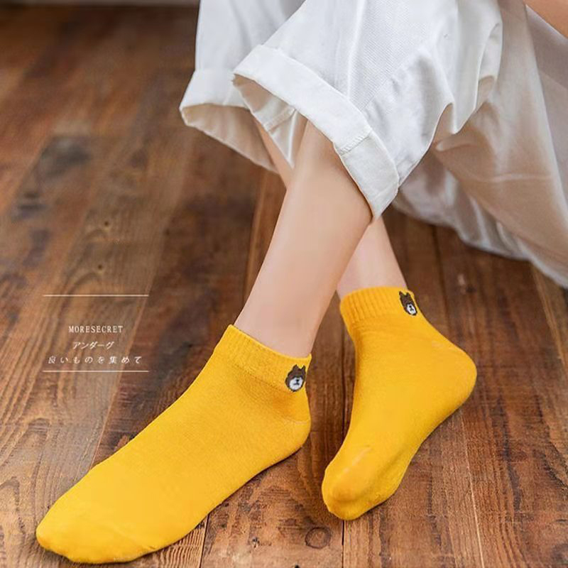 10 pairs Women's colorful socks Girls cute bear hosiery Students casual athletic socks ladies Breathable polyester socks  Comfort socks athletic socks