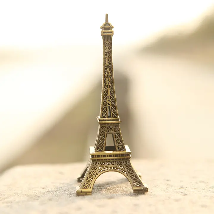 Creative metal decorationsA model of the Eiffel Tower in France Metal work Decorations