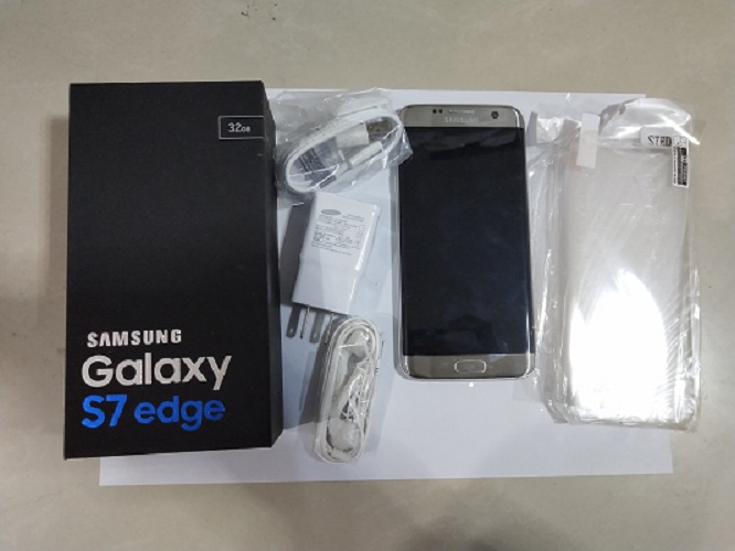 Refurbished Samsung Galaxy S7 edge Unlocked 4G +32GB dual sim WIFI GPS with small black dot