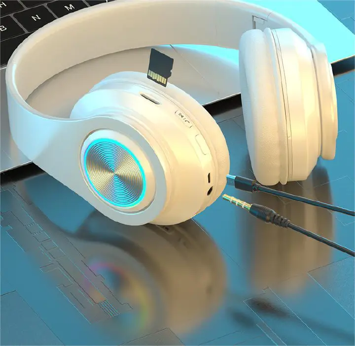 Explosive B39 luminous LED light head-mounted bluetooth headset Wireless subwoofer folding card headphones Fashion Bluetooth earphones