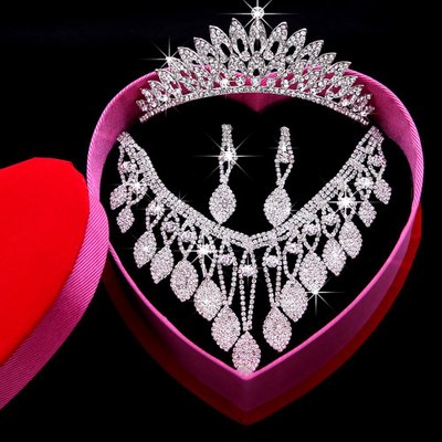 Korean simple wedding dress with luxurious bridal crown necklace earrings three piece set