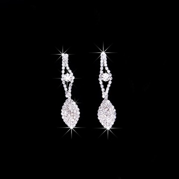 Korean simple wedding dress with luxurious bridal crown necklace earrings three piece set
