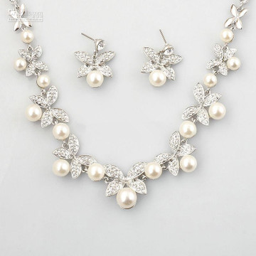 Korean Edition Butterfly Diamond Pearl Wedding Accessories Necklace Earrings Jewelry Fashion Sets