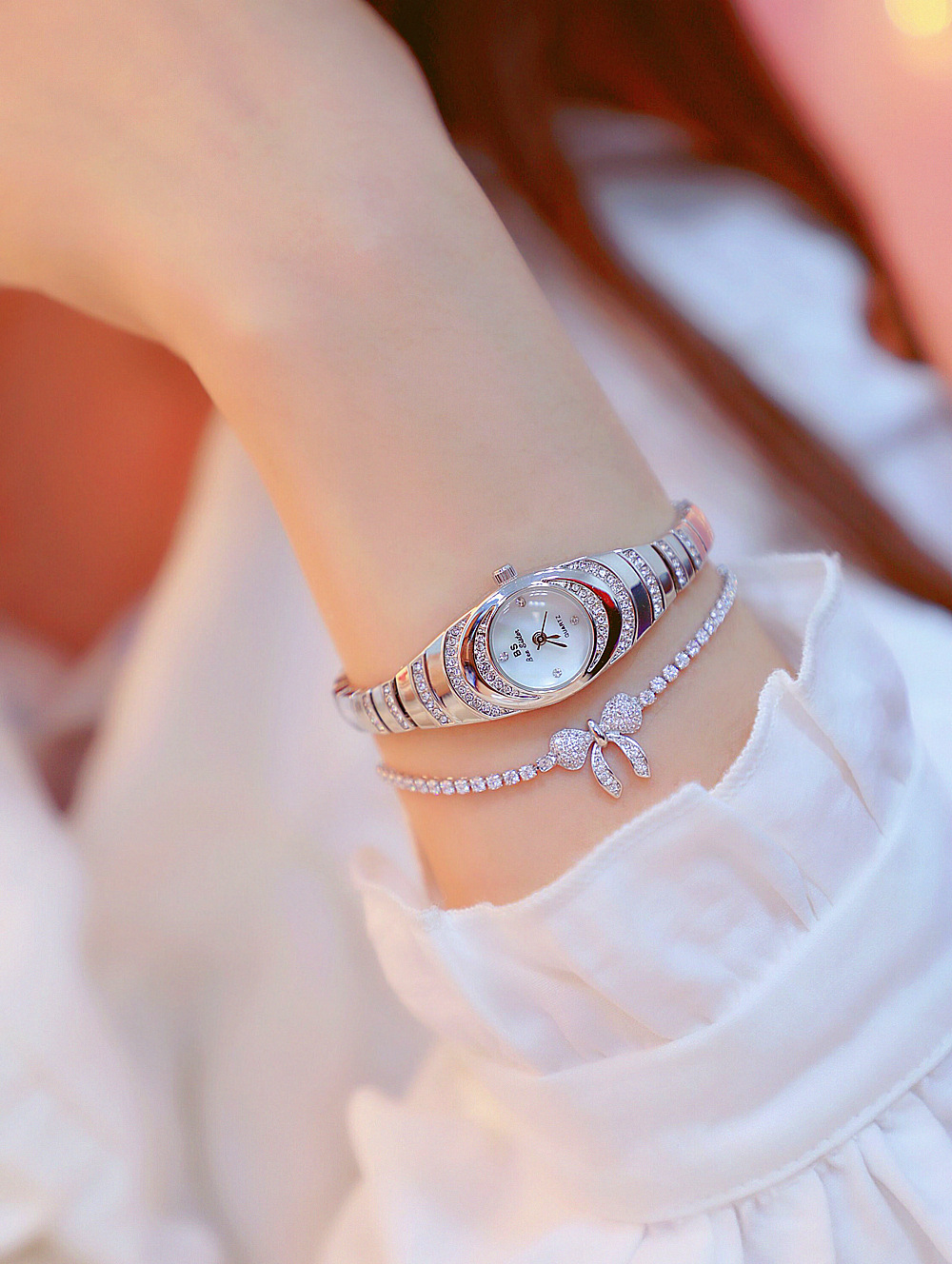 Fashion Casual Women Small chain Watches Ma'am Wrist GraceRhinestone Quartz Watch