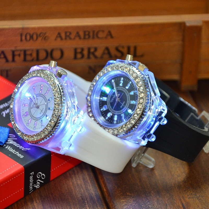 Fashion Man Women Silicon Wrist Watch Diamonds Night light Watch LeisureTime Lovers Girls Women Watches