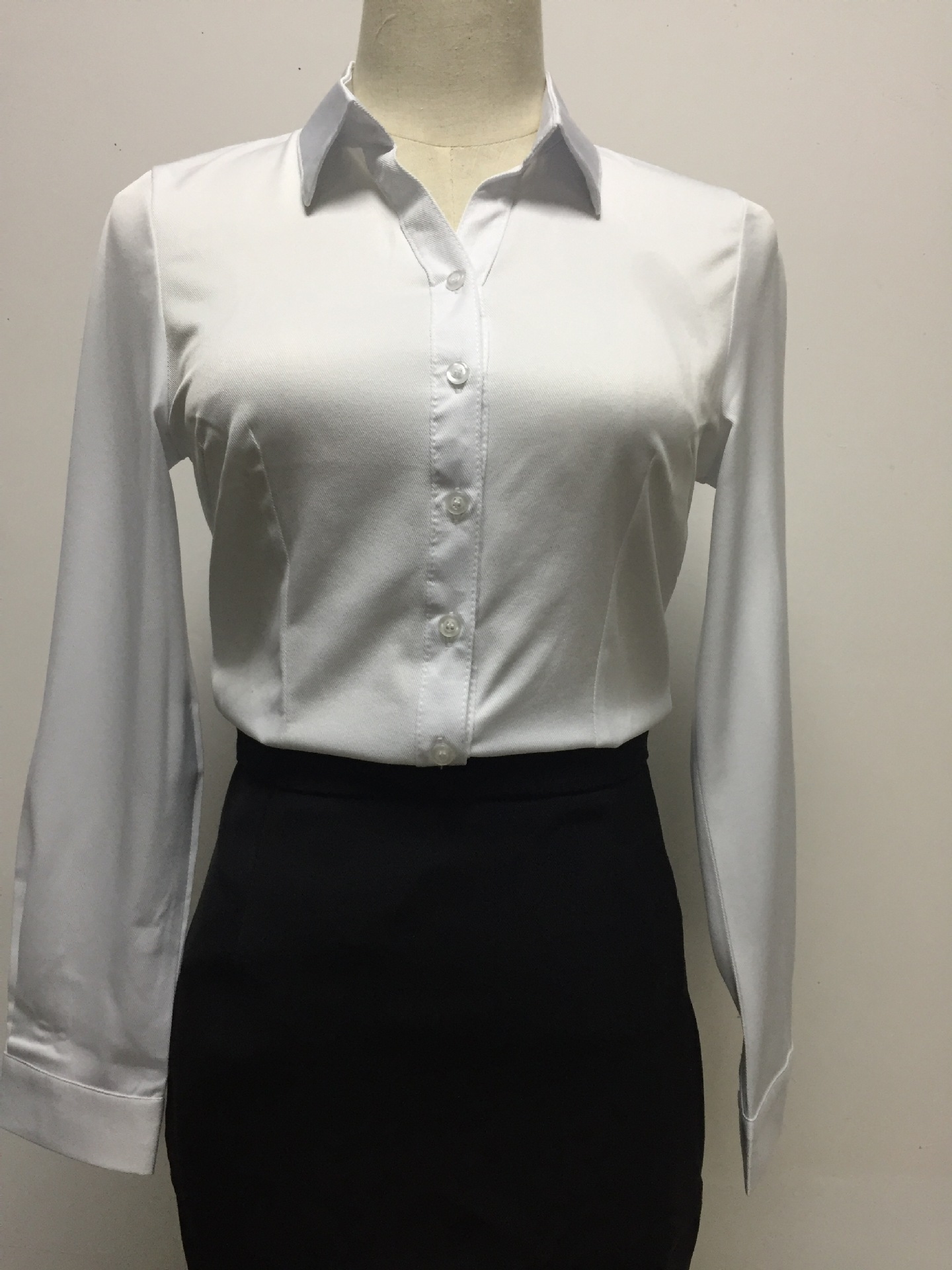 Fashionable Women's Solid Color Shirt Long Sleeved Formal Top Office Women's Slim Fit V-neck Casual Shirt No Iron High-End Professional Formal Work Shirt