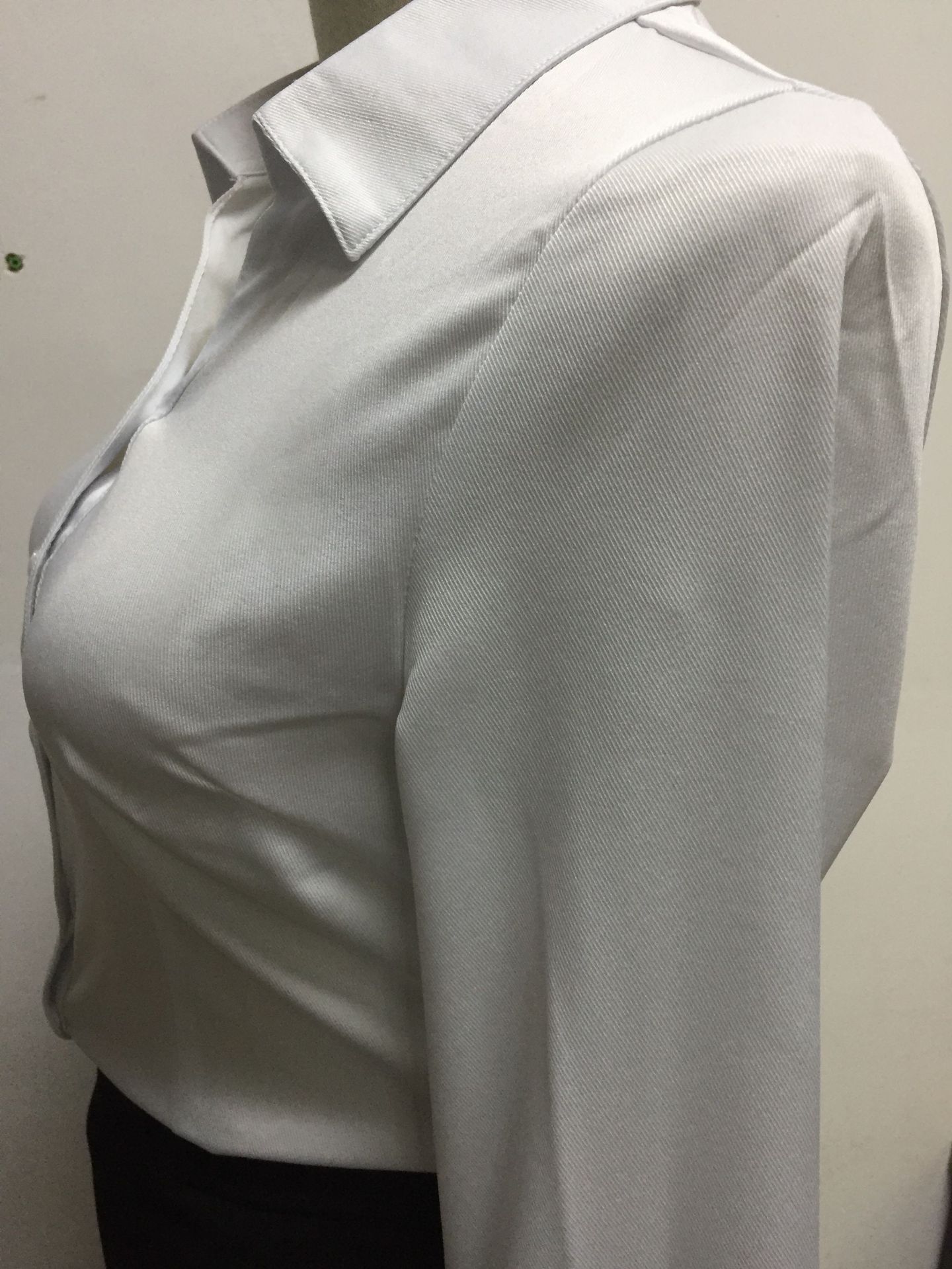 Fashionable Women's Solid Color Shirt Long Sleeved Formal Top Office Women's Slim Fit V-neck Casual Shirt No Iron High-End Professional Formal Work Shirt
