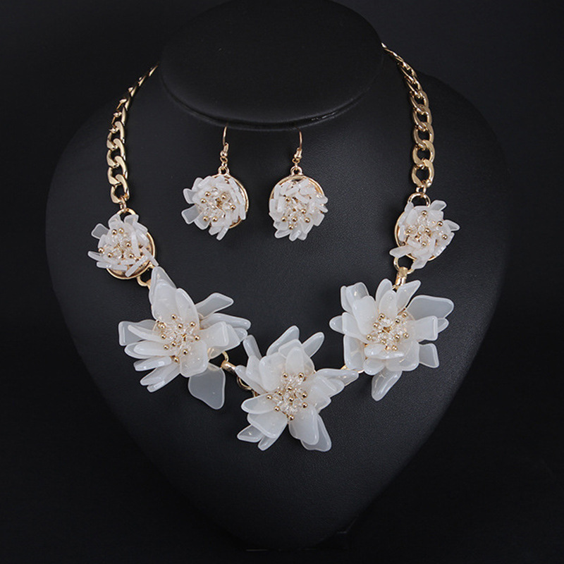 New Fashion Handmade Resin Flower Necklace Earring Set Clavicle Chain Temperament Female Accessories