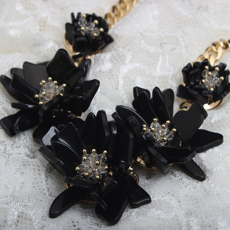 New Fashion Handmade Resin Flower Necklace Earring Set Clavicle Chain Temperament Female Accessories