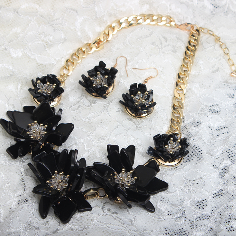 New Fashion Handmade Resin Flower Necklace Earring Set Clavicle Chain Temperament Female Accessories