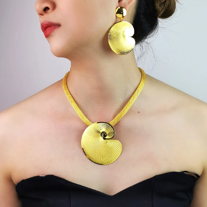 African Popular New 24K Gold Plated Dubai Conch Shell Necklace Earring Set Indian Bride Necklace Jewelry Set Bride Wedding Jewelry Sets Necklace Earrings Bracelet Gold Jewelry Grils Party Jewelery