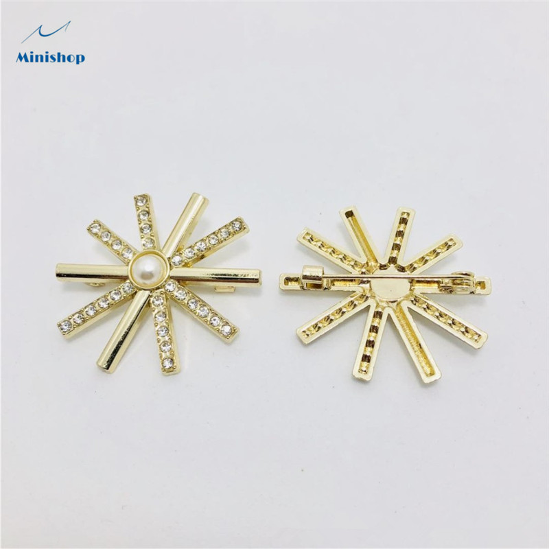 Women Fashion Brooch English Latter Brooch Lady Dress Accessories Jewelry