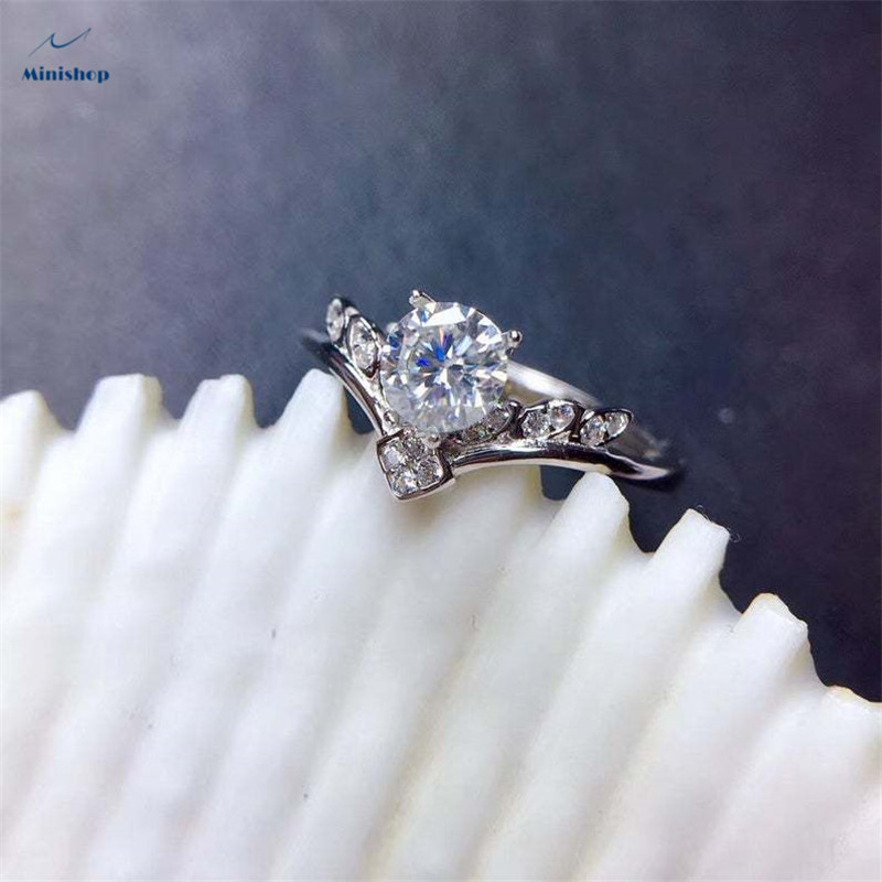 Women New Fashion Rings  Stylish V-shaped Design Diamond Engagement Ring Dress Accessories Jewelry