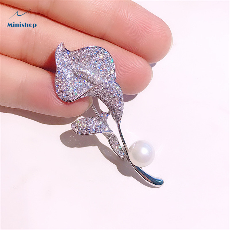 Lady Tulip Brooch Luxury Cardigan Clasp Brooch Women Suit Accessories Vintage Cape Clasp