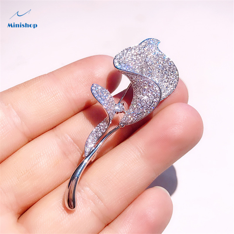Lady Tulip Brooch Luxury Cardigan Clasp Brooch Women Suit Accessories Vintage Cape Clasp