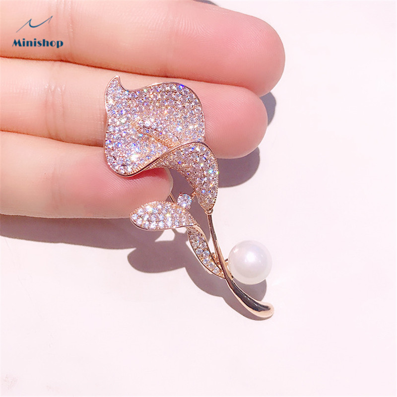 Lady Tulip Brooch Luxury Cardigan Clasp Brooch Women Suit Accessories Vintage Cape Clasp